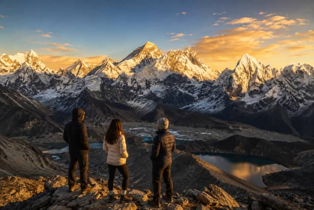 Everest Ana Kampı Trekkingi: Rota, Zorluk ve Hazırlık Rehberi